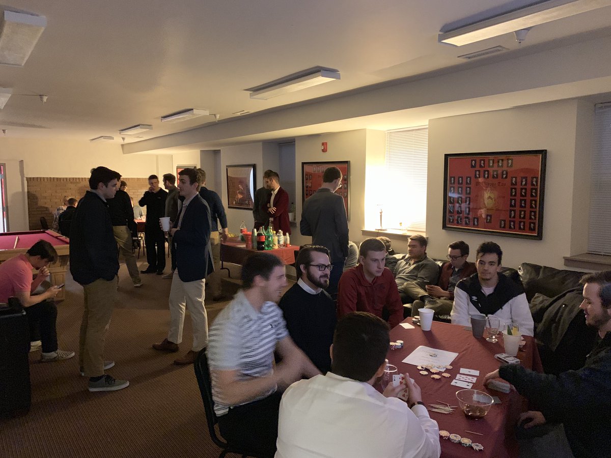 PKTUpsilon's tweet photo. Casino night here at Phi Kappa Tau. #springrush2019 https://t.co/zYpgjJqliu