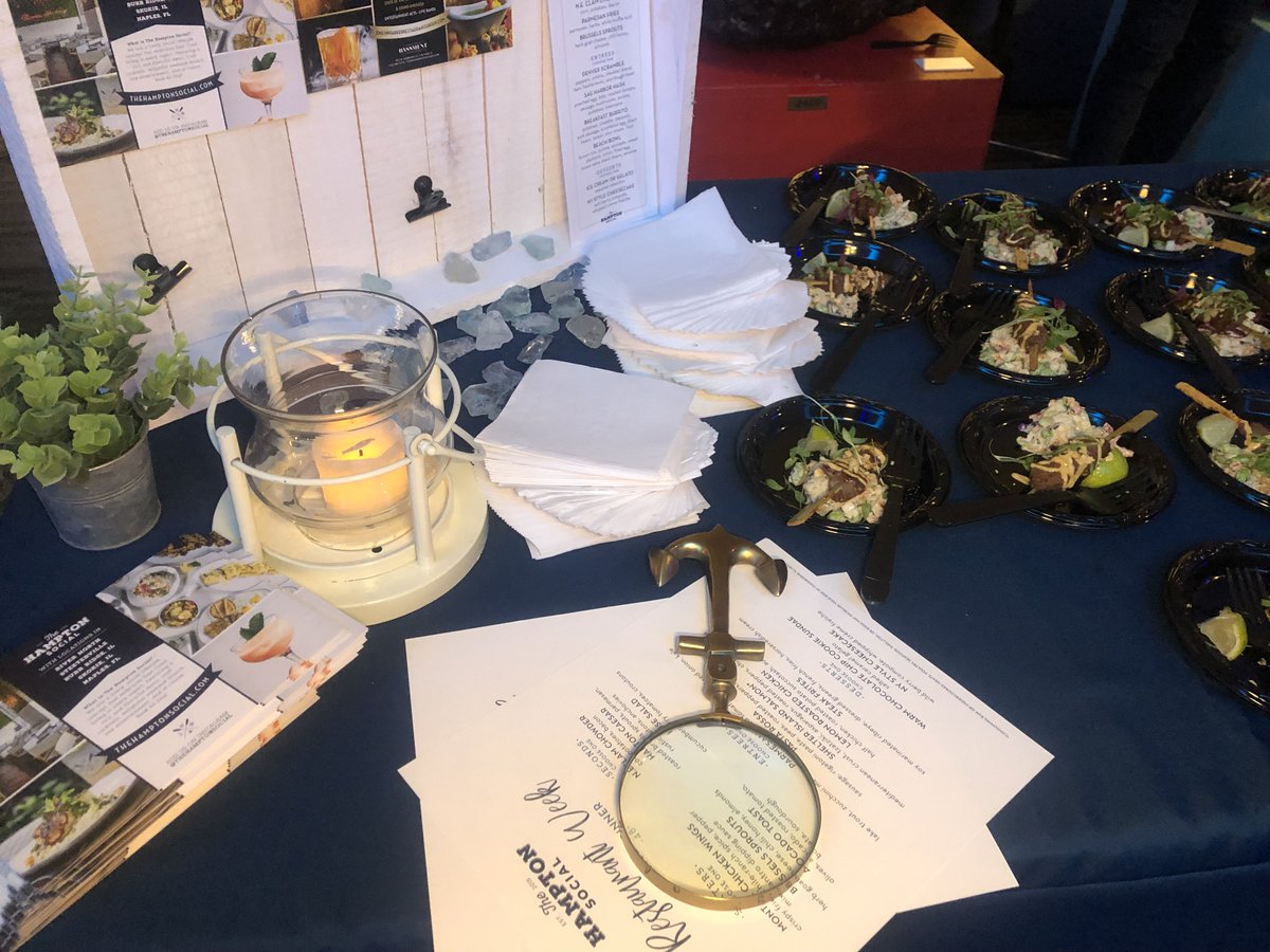 312_Concierge's tweet photo. Wondering what we’re eating over here at #FirstBites19? #CRW19 @ChooseChicago https://t.co/RgqDo0TFJ6