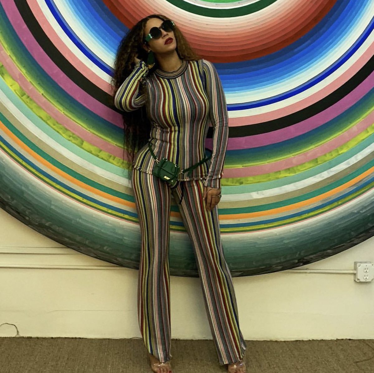 BeyLegion's tweet image. Beyoncé 💚💛💜

(📸: Blue Ivy)