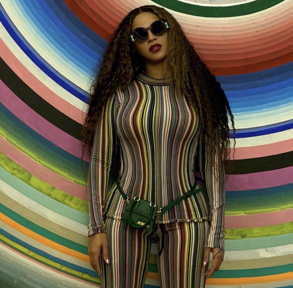 BeyLegion's tweet image. Beyoncé 💚💛💜

(📸: Blue Ivy)
