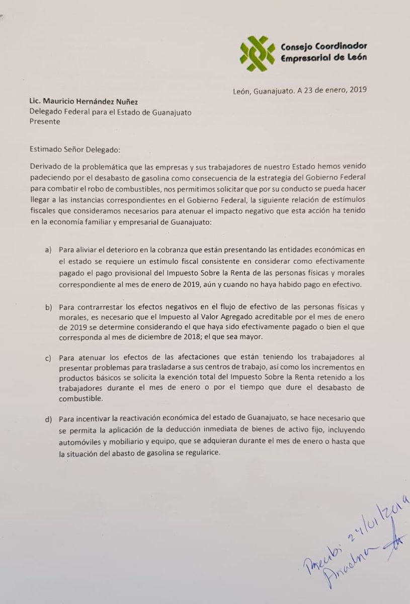 Hoy entregamos al Gobernador <a href="/diegosinhue/">Diego Sinhue Rodríguez Vallejo</a> y al Delegado Federal <a href="/mhernandeznunez/">Mauricio Hernández Ñúñez</a> los oficios para solicitar al Presidente de México <a href="/lopezobrador_/">Andrés Manuel</a>  que el <a href="/GobiernoMX/">Gobierno de México</a> resarza los daños causados a los guanajuatenses por el desabasto de gasolina, mediante 7 estímulos fiscales.