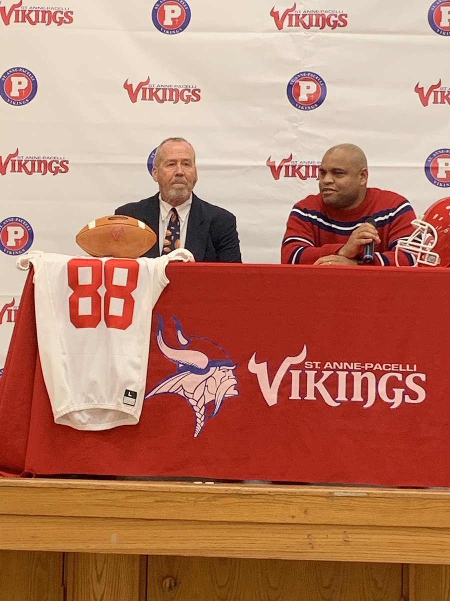 CoachCBlack's tweet photo. Today a new era begins. Welcome Coach Jones! Thanks to @artink67 for guiding me on my 1st 🏈 coaching search. #respect my man! 

#VikingPride https://t.co/OGEsvFSyij