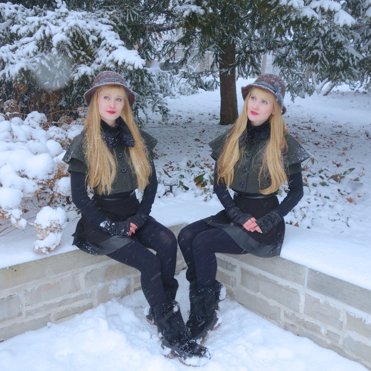 HarpTwins's tweet image. The world is now frozen &amp;amp; in the depths of winter here... with snow on snow. Some might find the cold and dark winter months to be bleak, but we think there is a special kind of magic that can only be found during this time.
IN THE BLEAK MIDWINTER (Holst) youtu.be/OabZAUHt2Kk