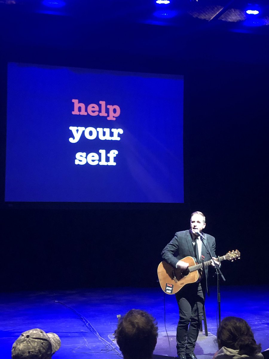 Spent a Great Big night with a Great Big mental health community leader #HopesRising #asecretcankillyou #11/9/11 @seanmccannsings <a href="/QCHFoundation/">QCH Foundation</a>