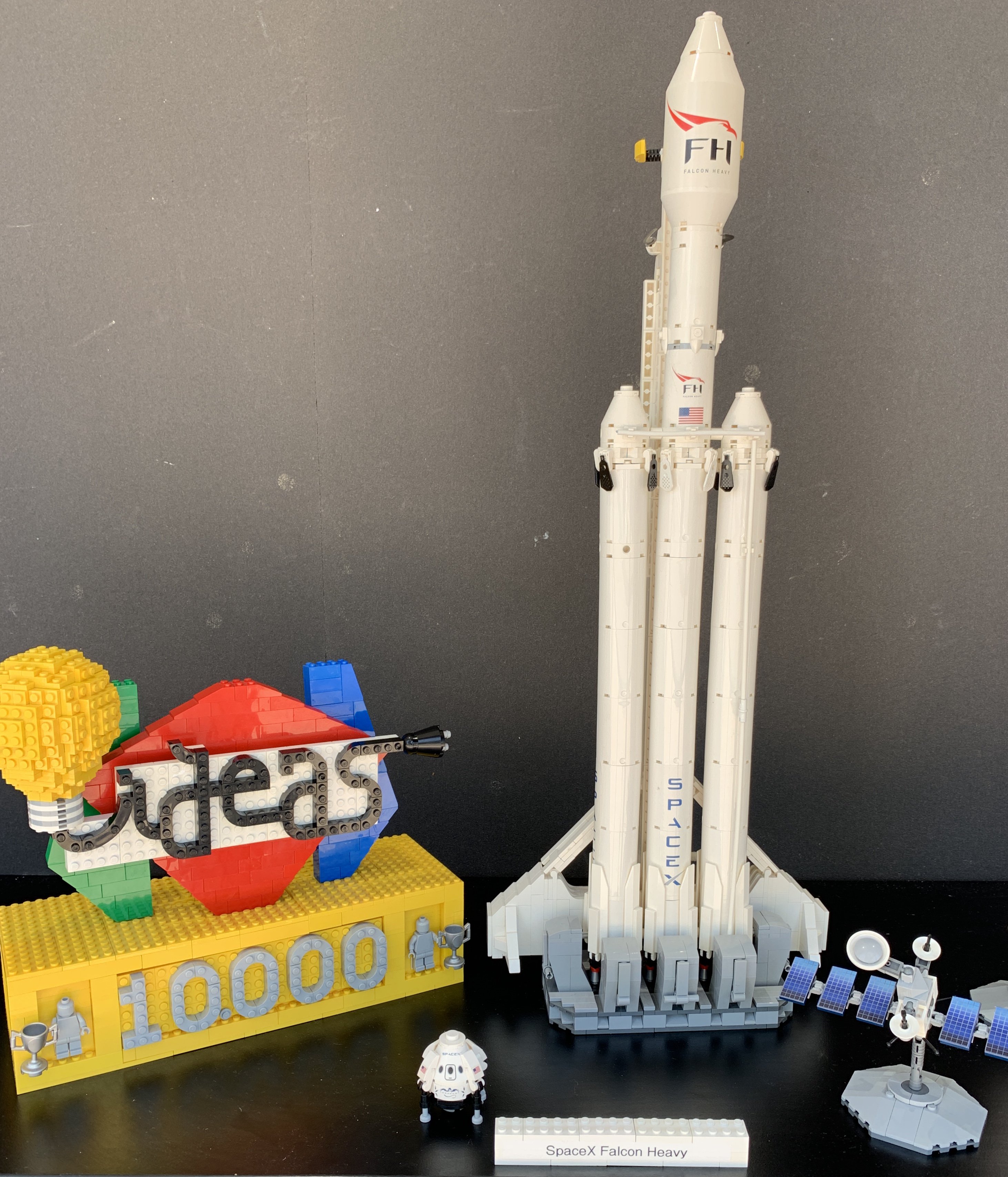 Spacex falcon heavy lego hotsell