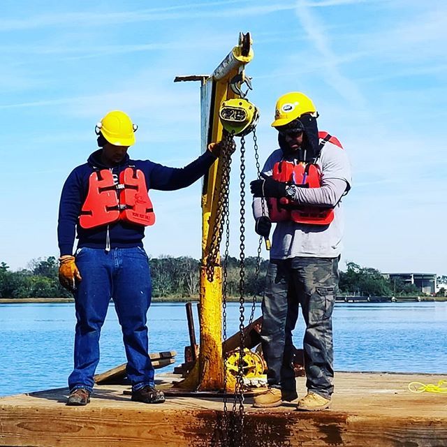 CDAtechnical's tweet photo. Pipeline project. #pipeline #cdatech #hardhatdiver #hardhatlife #docklife #underwaterwelder #welding #weldingmostwanted #weldingnation #jacksonville #tradeschool #tradeschool #veterans #commercialdiver #commercialdiving #underwaterwelding #dirtyhandsclea… https://t.co/rT0CF9oe8s https://t.co/q2deqIsODD