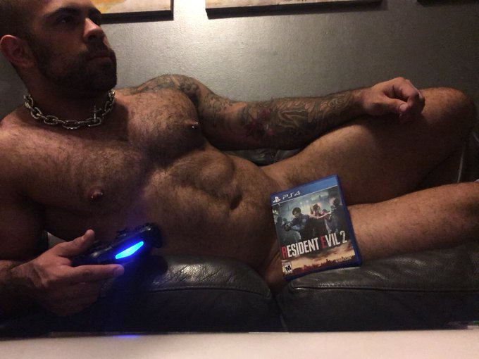 Why yes, I am loading up resident evil 2. Thank you for noticing. https://t.co/xIADml1Ryt<a href="/tag/butt"class="tags"><span>#butt</span></a><a href="/tag/pup"class="tags"><span>#pup</span></a>