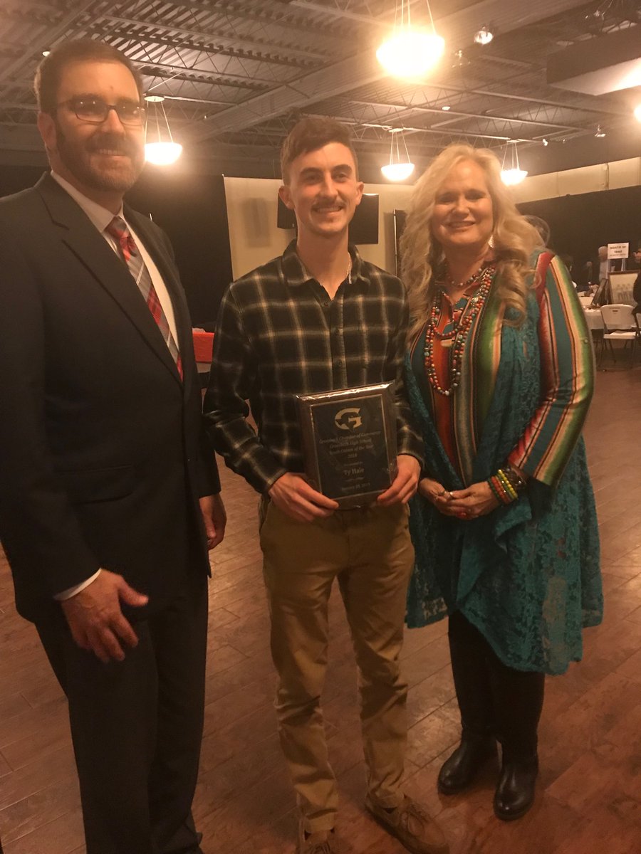 _Coach_Hale_'s tweet photo. Congrats to Ty Hale on receiving The Chamber of Commerce Citizen of the Year Award. https://t.co/IYFijYQZv2