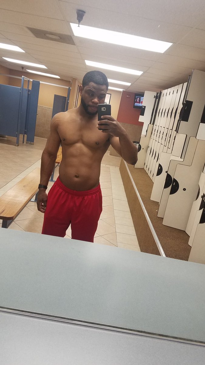 Follow me on IG: TherealbigRee
#abs #GetFitNLean #FitFam #fitness #ebonyfit #blackfitness #weightloss #progress #cutting #lean #protein #Monster #Health #Jacksonville #Duval #fitspo