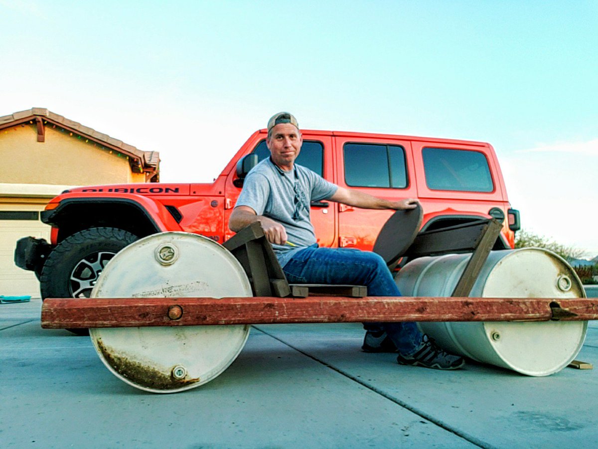 Bodamer44's tweet photo. Vehicles have come a long way since the Flintstones.
#arizonatimelesstourist #visitarizona #vehicles #fredflintsone #jeep #jeepwrangler #jeepjeep #jeeping #jeepfun #jeepjl #jeeplove #jeepfamily #JeepMafia #JeepELITE #jeeplife https://t.co/Tg3lQc2A6g