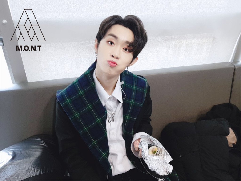 sushi_bitsaeon's tweet photo. 190112
MONT mbcmusiccore
몬트의음악종심 대기실
behind photo
#MONT #BITSAEON #몬트 #빛새온 #김상연 #민트 #사귈래말래 #WILLYOUBEMYGIRLFRIEND #MINT #supportMONT https://t.co/Vf5bSoK3t0