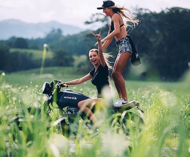 adrenalyn751's tweet photo. C’est vendredi ! Bonjour 🏍 https://t.co/3LKeT7KM6U