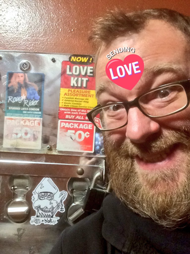 vonFurious's tweet photo. Kitting up #lovekit https://t.co/ciuI1uEHdP
