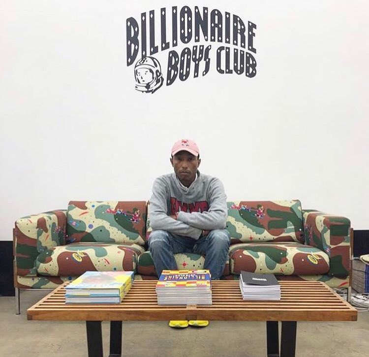 MEGALARRYMAN's tweet photo. That one time @Pharrell was inches away from our FIRST MAGAZINE 🖖🏾 https://t.co/qq7X7oCGBY