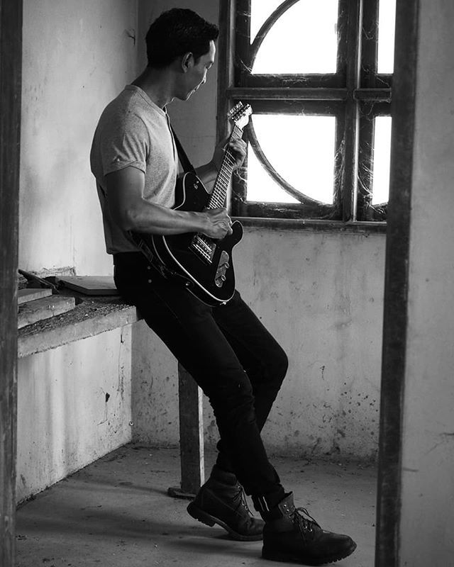TrineDenimes's tweet photo. He's rockin in our "Modern Slim C" 13.5 oz raw selvedge denim.

#TrineDenimes 
#denim #jeans #indigo
#MakeitYour1st
#กางเกงยีนส์ #ยีนส์ผ้าดิบ #ยีนส์ผู้ชาย
#thaidenim #menswear #เสื้อผ้าผู้ชาย
#กางเกงยีนส์ผู้ชาย

#minimal #rawdenim #drydenim
#selvedgeforu… https://t.co/PnxLhWsiey https://t.co/cktvuXvXoG