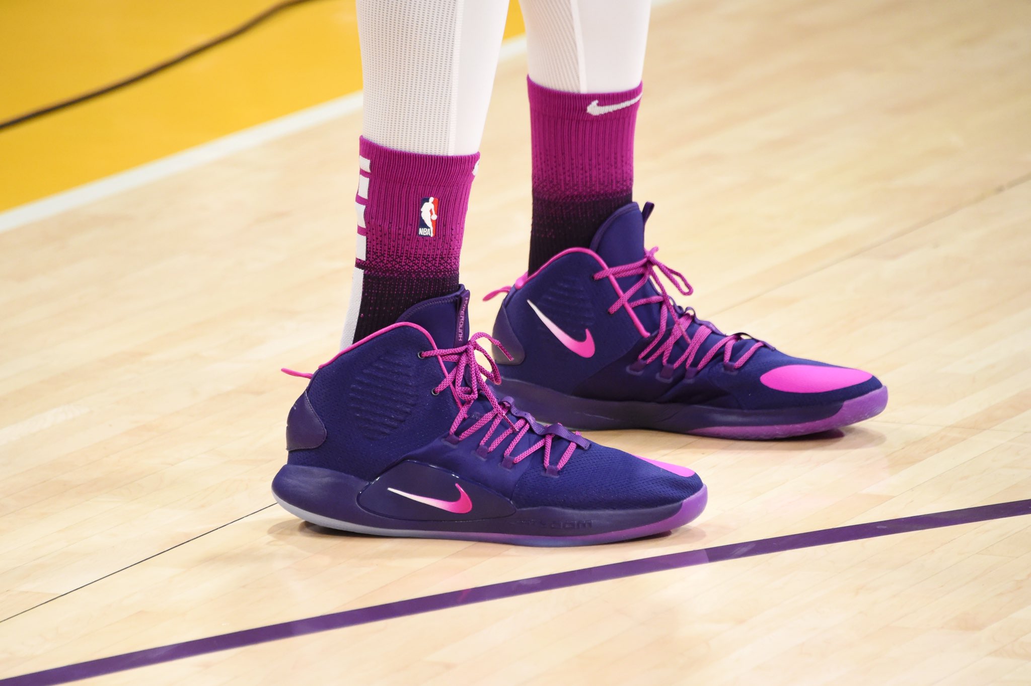 kyrie hyperdunk 2019