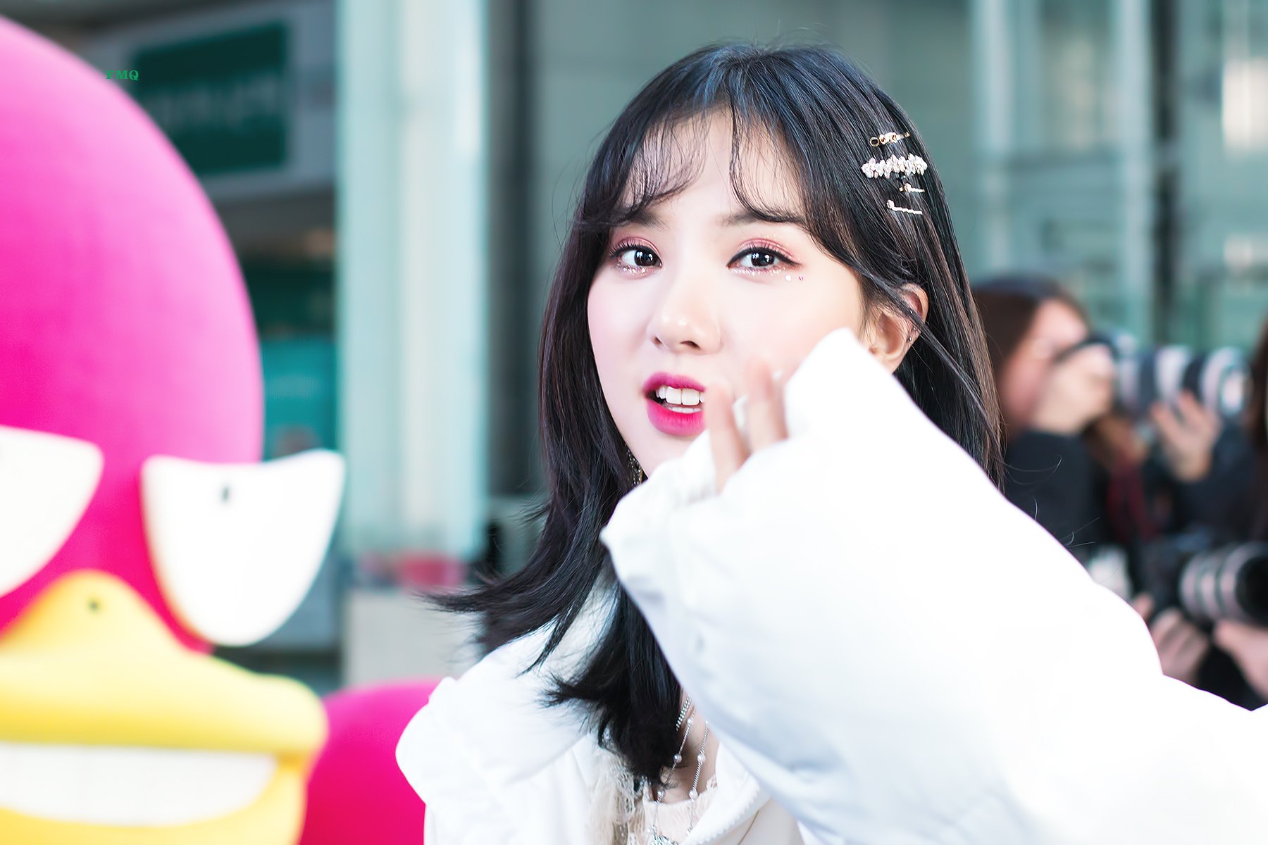 Dxv1CUiVAAEad1q.jpg:large