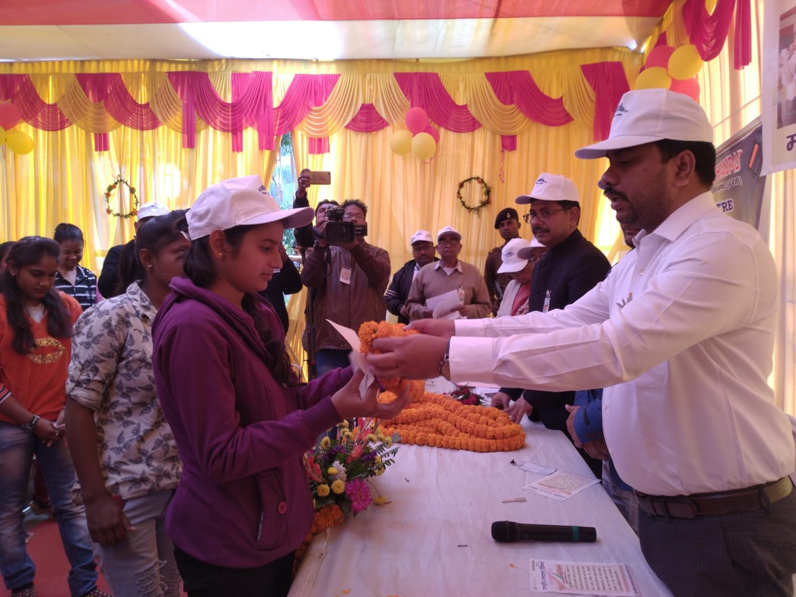 dc_dhanbad's tweet photo. #National_Voters_Day observed at Dhanbad. New Voters were facilitated and encouraged to participate in the #Electoral_Process.
@cmojhr
@dasraghubar https://t.co/DGJR5M50EO