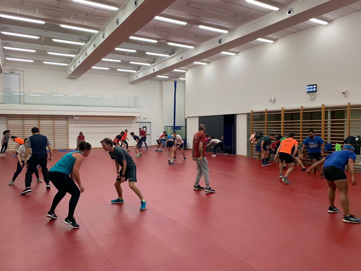 CARSantCugat's tweet photo. Los estudiantes del Postgrado de #farmacia y #salud #deportiva de @EADABusiness y @labvinas, experimentando desde dentro con el entrenador @AlexCodina64 https://t.co/jbbotkwVyO