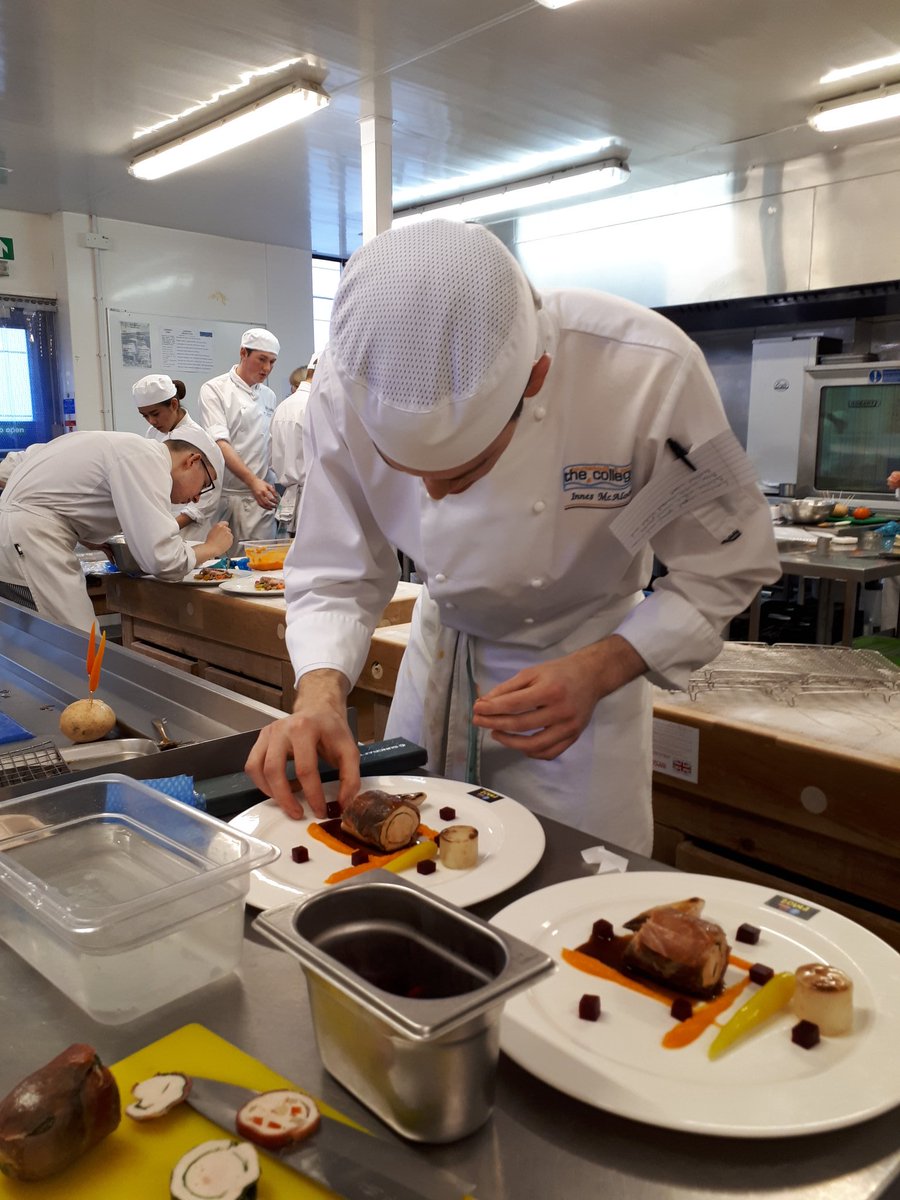 MajorInt's tweet photo. The Plated Mains and Bread static vlasses are alsp busy working away on the Bakery ready to present their dishes in the Restaurant
@BPCollege @MajorInt @Craft_Guild @HighburyCollege #MajorSeries #StaticClasses #busy https://t.co/YAfgXH5kCg