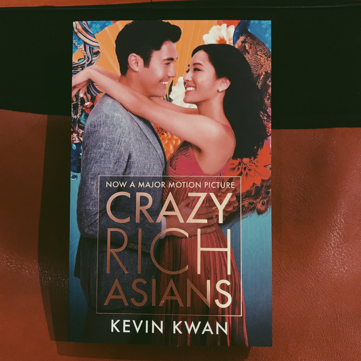BOOK_BLUESKY's tweet photo. #รับหิ้ว #CrazyRichAsians ฉบับภาษาอังกฤษ ราคาปก 298 บาท รับหิ้วเล่มละ 15 บาทจ้าาา หนังสนุกมาก หนังสือสนุกยิ่งกว่า #หนังสือนิยาย #หนังสือนิยายภาษาอังกฤษ #หนังสือสภาพดี #หนังสือราคาถูก #หนังสืออ่านเล่น #หนังสือลดราคา #ของดีบอกต่อ https://t.co/idLoSxPKgk