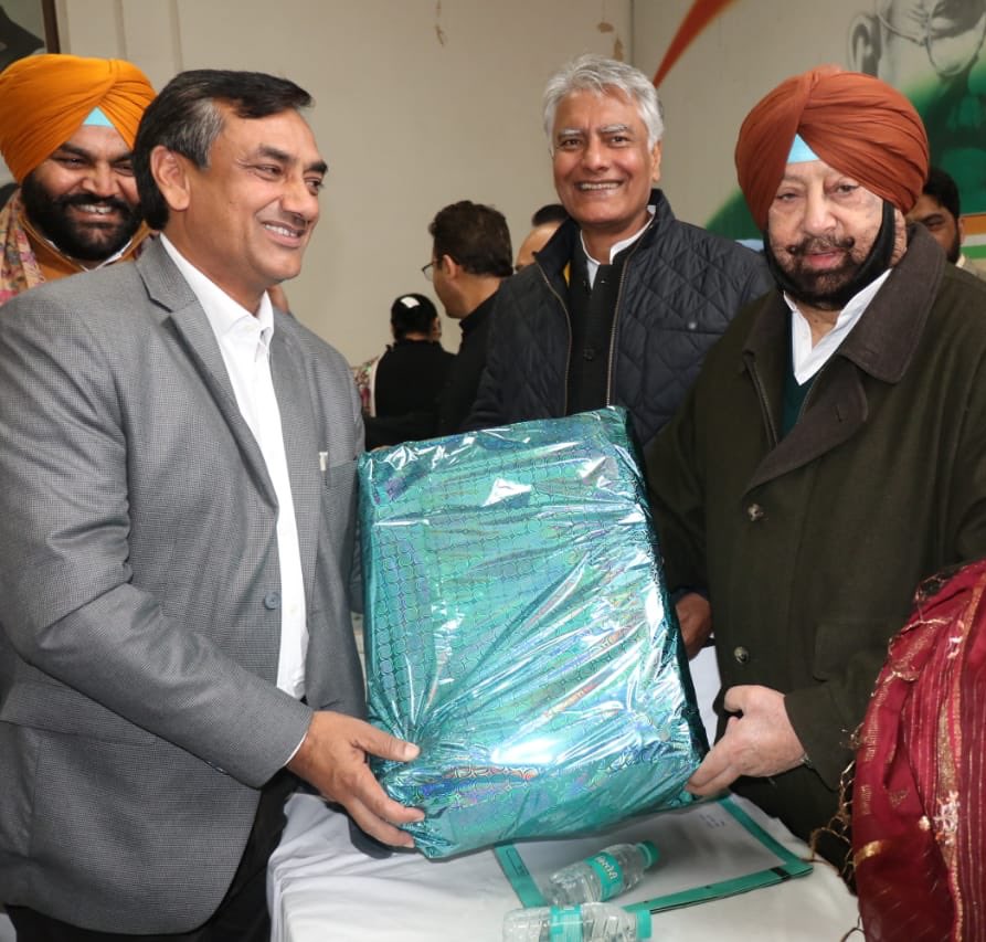 capt_amarinder's tweet photo. I strongly feel Priyanka’s entry into political arena is a masterstroke by @INCIndia president @RahulGandhi &amp; will change political equations not just in Punjab but across the country. We in @INCPunjab stand with them in their efforts to throw out the anti-people govt at Centre. https://t.co/7HqAWAsrQW