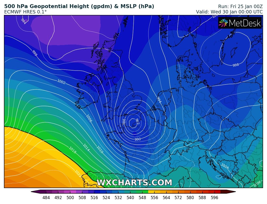 _chrisfawkes's tweet image. Next week has #snow potential for UK especially Tue 29th/Wed 30th. Latest EC puts snowmageddon into England &amp;amp; Wales, UKMO global less developed and more restrained. Take away message is snow potential is there, details about where and amounts are not!