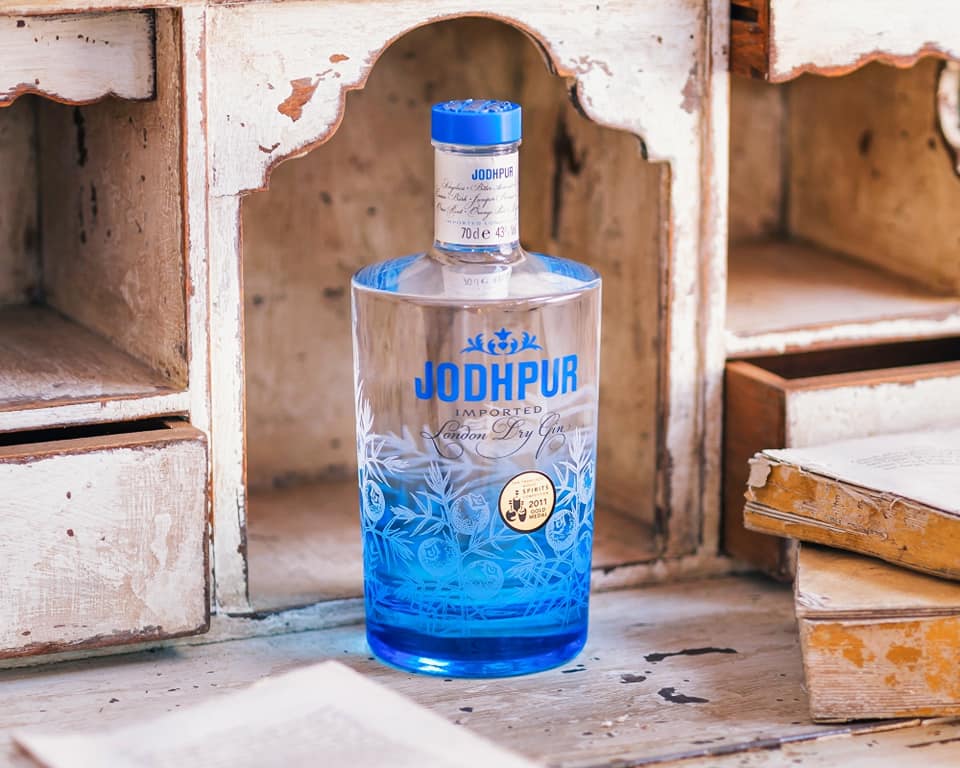 Celebrate your weekend with Jodhpur! Pour yourself a nice glass of gin tonic, add your favourite ingredients, sit back and relax! ✨