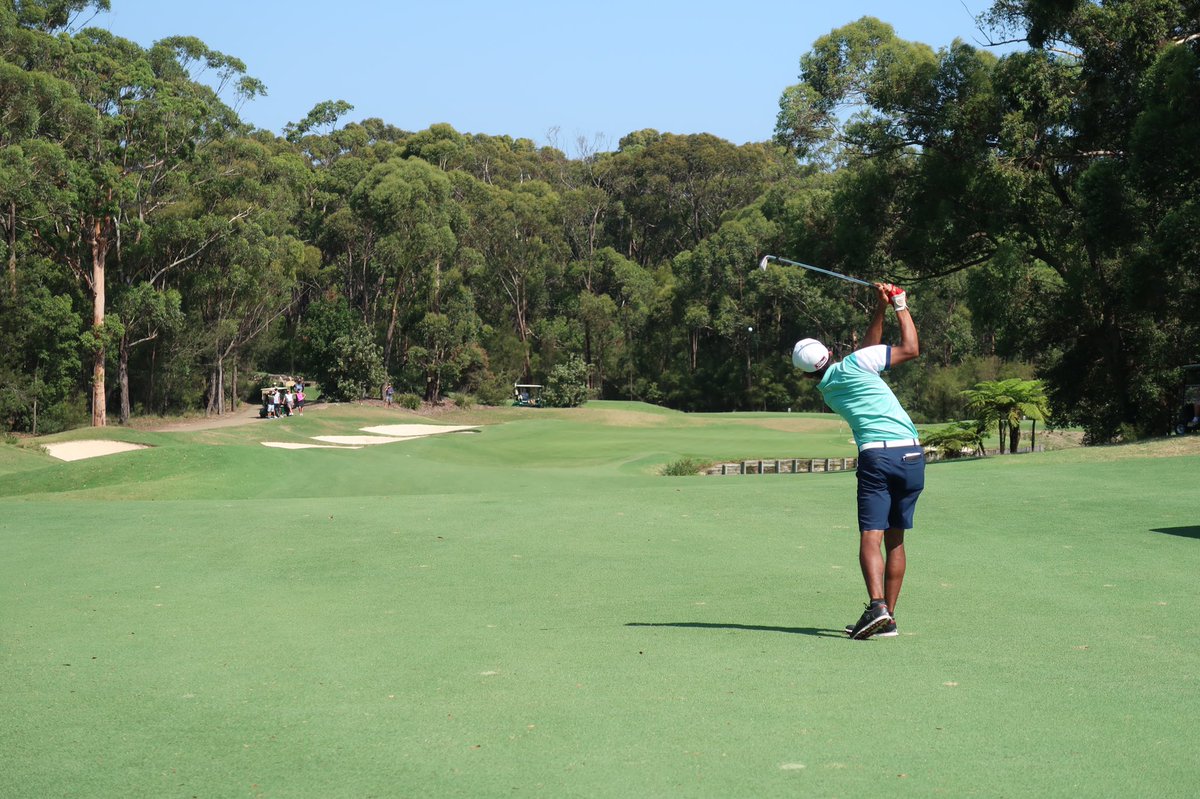 WarrenSmithFOX's tweet photo. A solid strike to the centre of the 35th, and 2 putts later, Kartik Sharma is the @GolfNSW Matchplay Champion, with @barbieri_nathan taking his second straight runner-up finish in an elite amateur event.
That’s quite an 11 days for the 21yo Sydneysider.
Well played. @GolfAust https://t.co/QasRLIxSRy
