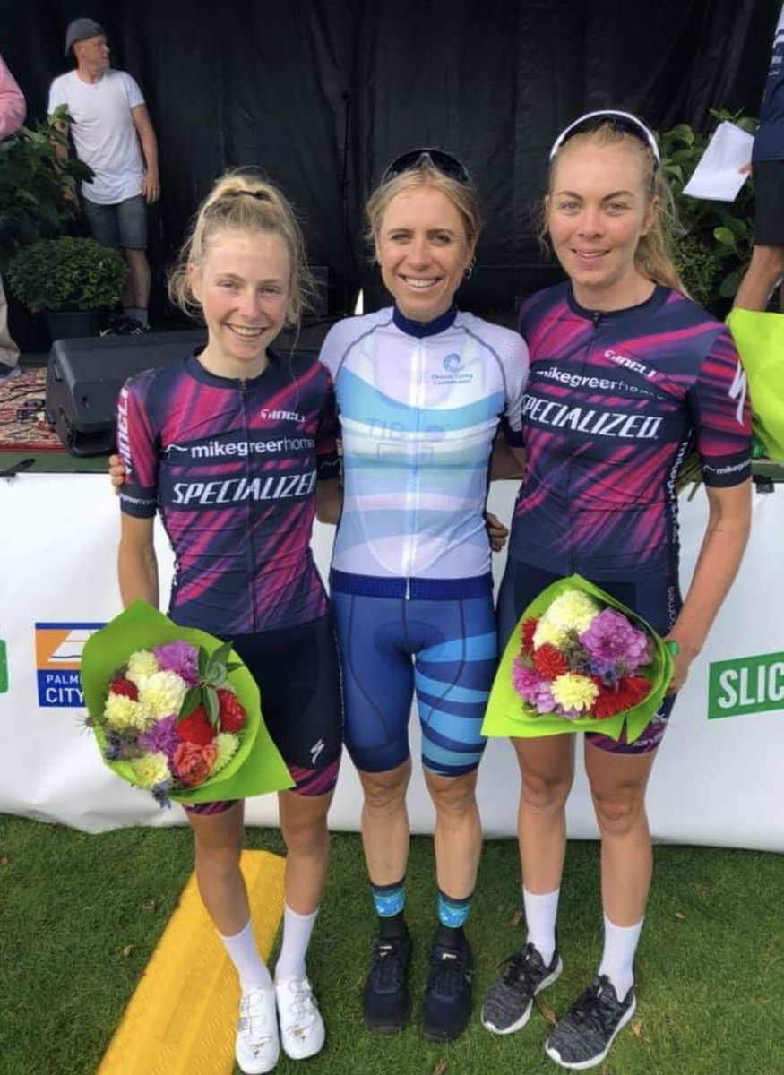 To support the development of women’s cycling in Oceania the Oceania Cycling Confederation sponsored a team in the Manawatu based UCI Gravel and Tar La Femme event for women. Brodie Chapman (from Aus) riding for Oceania took out the victory.