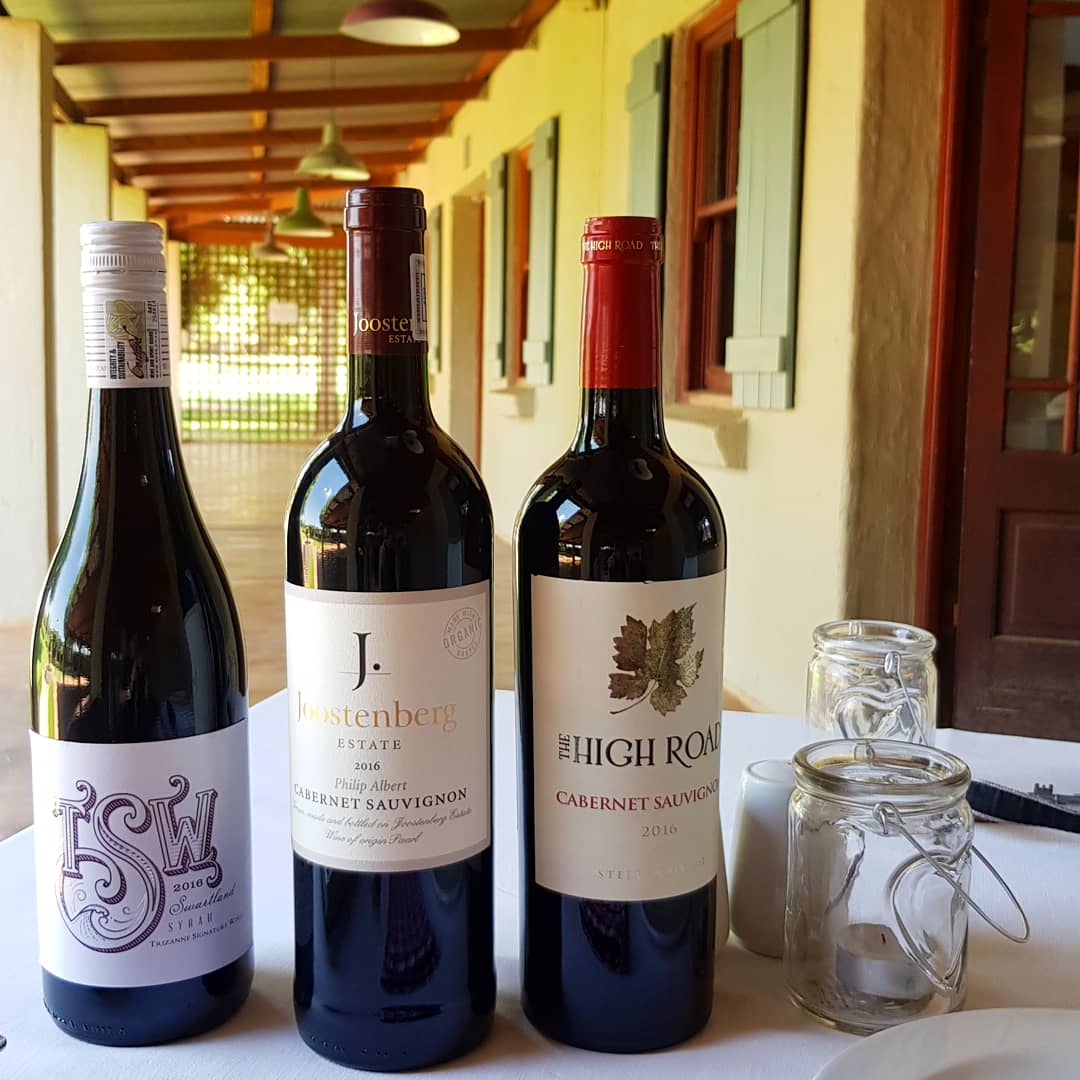 CandiceDagger's tweet photo. Catching up with none other than culinary legend &amp; super Chef @pellieg at his new digs at Tin Roof Cafe in Pretoria east.
.
The countryside vibes are absolutely divine - talking wine,events,menus &amp; that majestic BEARD!

#winetasting #countryside #cheers #exanimo #thedrinkscojozi https://t.co/qiYc9CsPnC