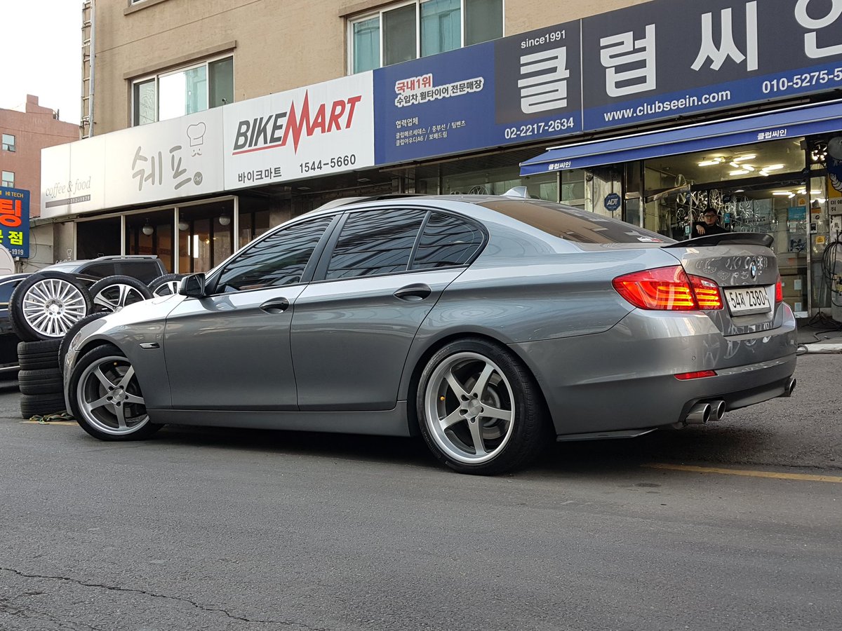 CLUBSEEIN's tweet photo. [장착]BMW5 + 브레이튼 이매진 19인치 휠타이어

* 차종 : BMW5

* 휠 : 브레이튼 이매진 19인치

* 타이어 : 컨티넨탈
- 2454019 &amp; 2753519

* 문의 : 010-5275-5699. 02-2217-2634
- https://t.co/Amevgd044S 
- https://t.co/c3BCIWMdxo https://t.co/AU9NN6QTA3