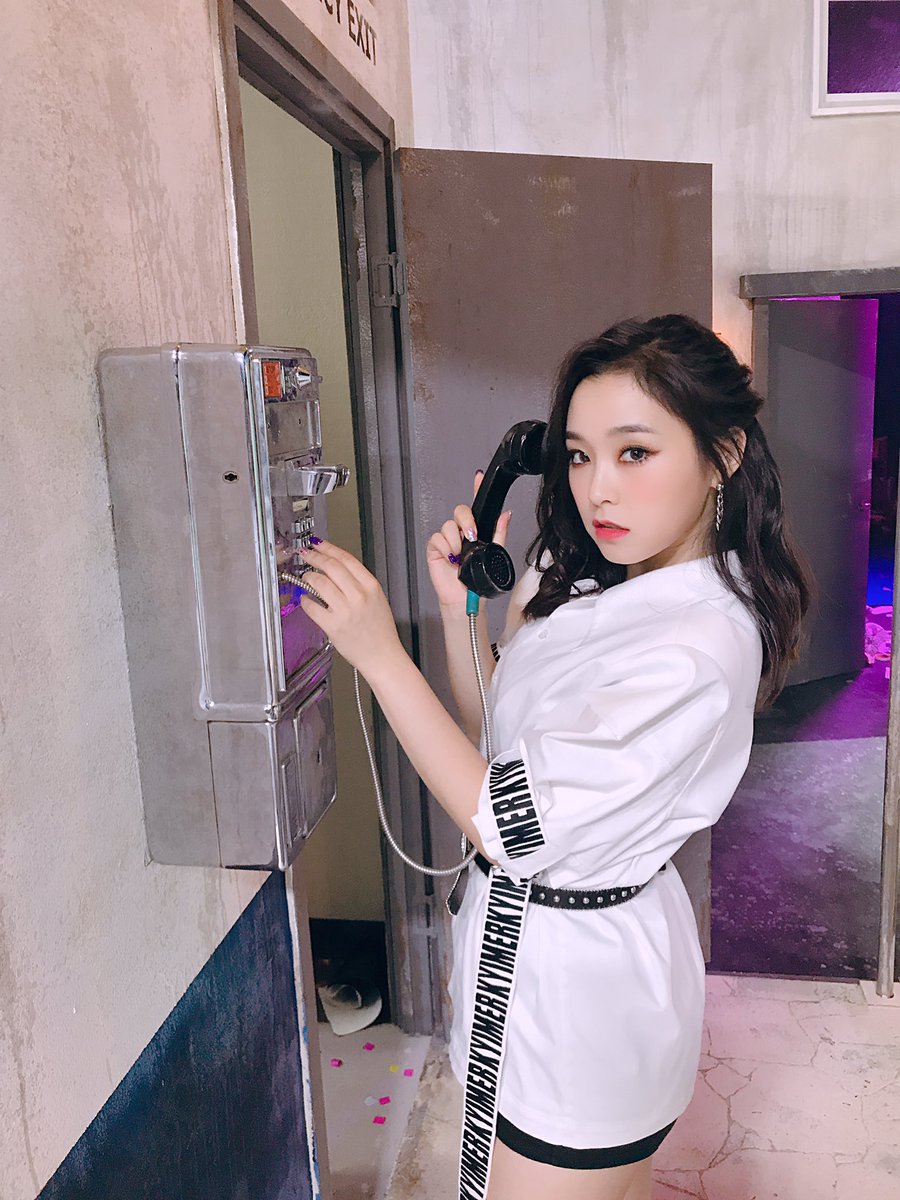 hf_dreamcatcher's tweet photo. [#하드털이] 꿈둥이들 보고 가세요❤️

가혀나...
내 전화번호 010.......

#드림캐쳐 #Dreamcatcher #가현
#데뷔_2주년_하드털이📷 https://t.co/89X6fi9vqc