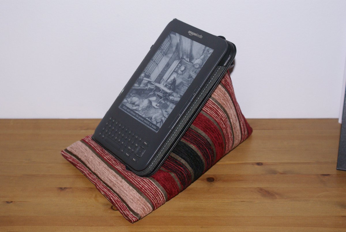 edgebeanbags's tweet photo. Last Friday of the month, #FridayFreebie #Comp #Competition to win a #TechbedMini from our sale range, like, RT&F. Winner announced Sat am.
https://t.co/uHTJ7cMxXv based in Wokingham, create & despatch each beanbag & Techbed ourselves: husband & wife dream team x https://t.co/IOyhHrwcRh