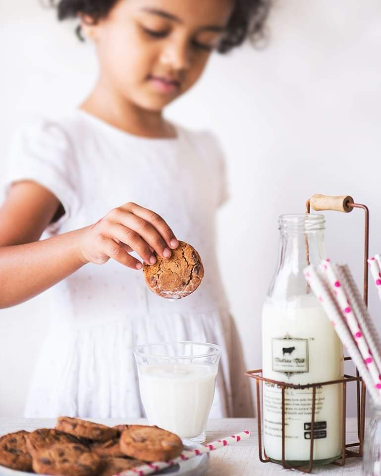 MadrasMilk's tweet photo. Children need at least one person in their life who thinks the sun rises and sets on them, who delights in their existence and loves them unconditionally.#consiousparenting #madrasmilk #nourishyourkids 
- Pamela Leo… https://t.co/hN8Z6aEkKg