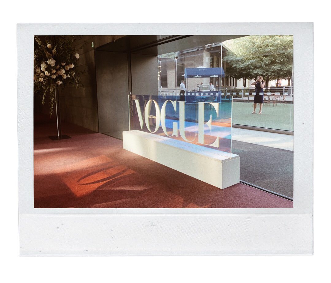 blyjonesing's tweet photo. Today I got to see two of the five people I would invite to my fantasy dinner party. Thank you @NGVMelbourne and @vogueaustralia for hosting conversations with #annawintour and @bazluhrmann https://t.co/8NkCAJunsC