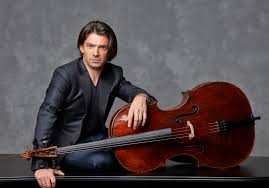 cafezm's tweet photo. .@GautierCapucon toca un violonchello 🎻 Matteo Gofriller de 1701 desde hace 18 años. Lo escuchamos con música de 🎼#DavidPopper y 🎼#Rachmaninov ayer en #CaféZimmermann👉https://t.co/pPiCs03QLC Además repasamos la conflictiva relación entre #Shostakovich y el régimen de #Stalin https://t.co/oPqT1QNuxc