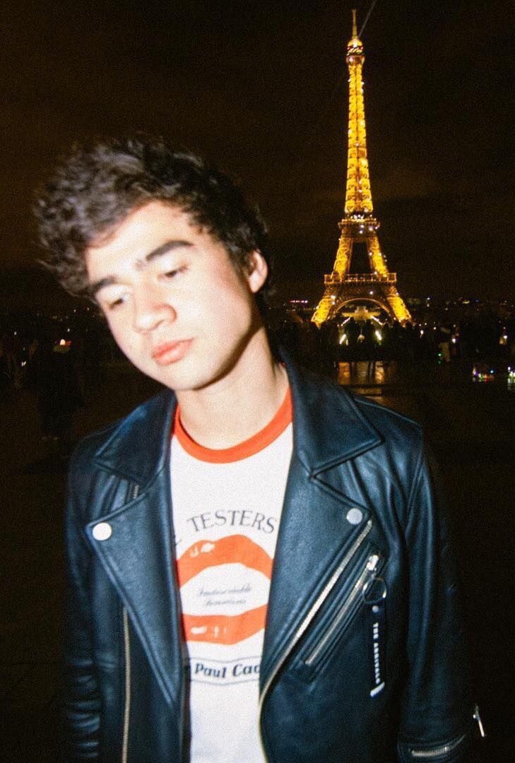 Happy birthday to the sparkly jacket loving, blonde haired, bass playing calum hood 