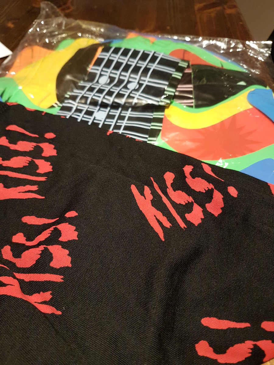the_dance_lady's tweet image. Its thst time of year when the Amazon order is inflatable guitars and love t shirts !♥ Its dance Festival season #wwdf #AllYouNeedIsLove