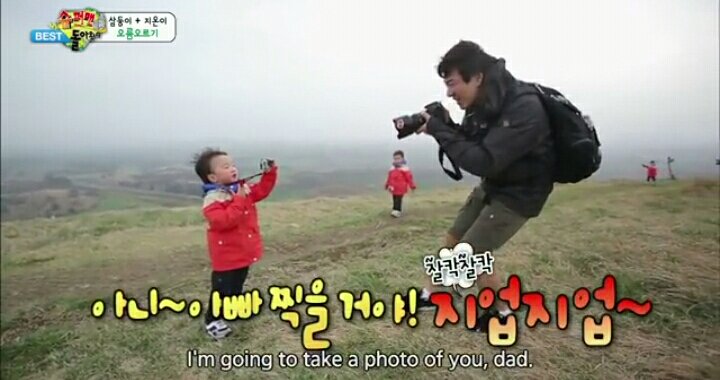 seulbearkang02's tweet photo. PART 3
Daehan and Seulgi both love Camera, They like to take photos.  

#RedVelvet #SEULGI #songtriplets #DAEHAN #SeulgiDaehan #SeulHan https://t.co/FEdm1ZdURr