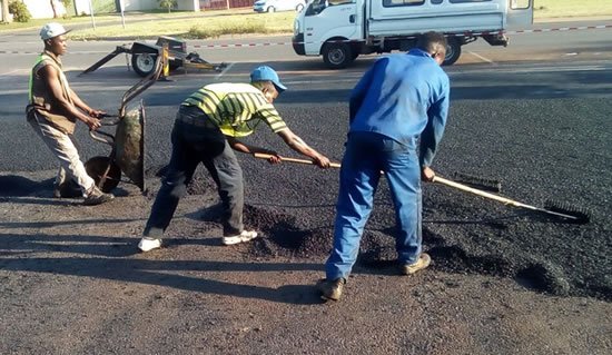 projects_tag's tweet image. #FridayFeeling
TAG PROJECTS IS DOMINATING THE PAVING AND TAR INDUSTRY, We Pave the way you like it, and we tar your driveway.

GOOD PRICING PER SQUARE METER, EXPERIENCED TEAM THAT SUITS YOUR NEEDS
#BUILDINGTOMMOROW&apos;SFUTURETODAY
#TAGPROJECTS
GET YOUR QUOTE TODAY