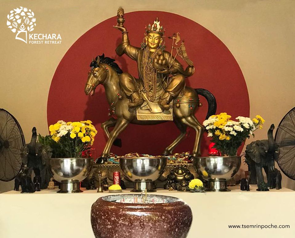 ForidiHomaun's tweet image. 财王显灵
bit.ly/2MBrFbX
#Kechara #TsemRinpoche #tsemtulku #DorjeShugden #Shugden #DalaiLama #Tibet #Tibetan #Malaysia #Bentong #wish #luck #miracle #wealth #hope #Religion #TibetanBuddhism #Buddhism #NewAge #Zen #gratitude #Prayer #powerful #ThankYou #financial #money