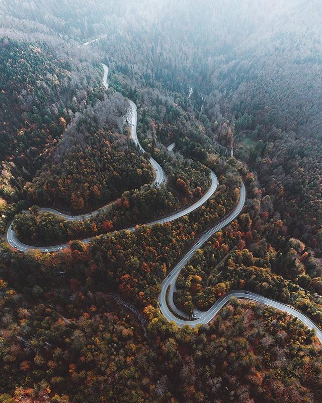 @samoetiker
• • •
Haven’t posted a drone shot in a while... Here’s my first one from the new Mavic 2 Pro - featuring some sexy German curves!
.
.
#magazine #fashion #model #magazinecover #magazines #fashionmagazine #editorial #art #bama2017magazine #… bit.ly/2B4KMTG