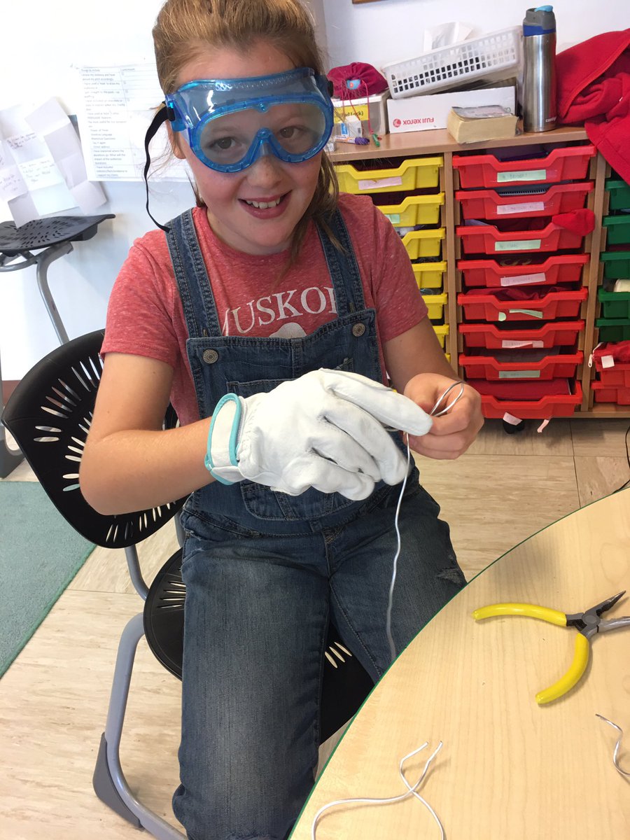 alytree's tweet image. G5 hands-on design workshops were fabulous today!! #cdnisprojectinnovate @Makerspaces_com @21cli @ProjectZeroHGSE @MakerEdOrg