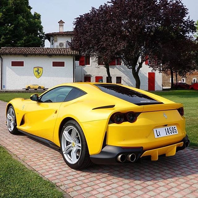 lagos682's tweet photo. #Ferrari  #812Superfast #V12 #770HP  #ItalianSupercar🇮🇹

@LienhardRacing @FAFBulldog @vividcloudofwat @BCJr @Rinoire @Tato1979 @scuderiagta @MauroBeltramo @orsoladelzenero @ItaliAuto @alfamale87 @roman_fedyaev @MarabelliGp @FerrariDailyArt @Vintage_Cars @BeautifulCars_x https://t.co/h1G9peqZl1