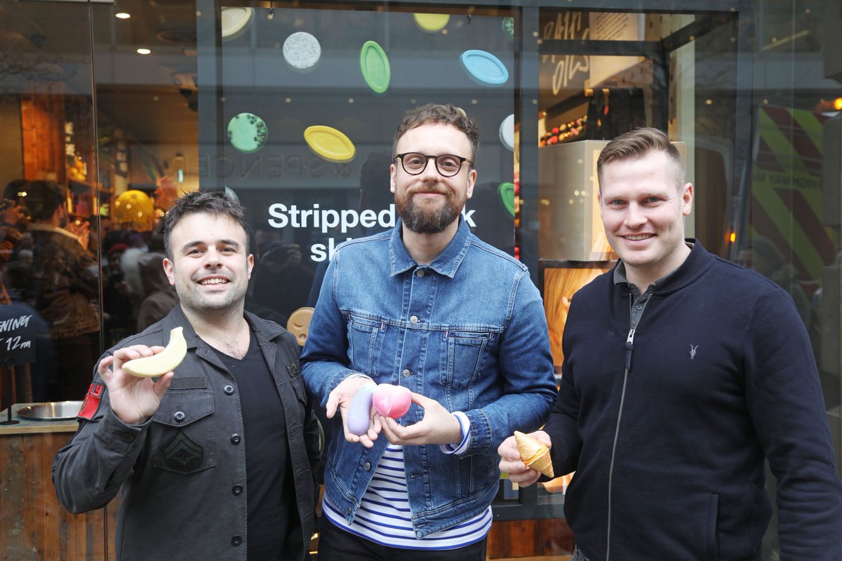 Last week #Lush opened the first UK naked store! Product inventors Gary, Ale, and Daniel visited @lushmanchester to see their stripped back valentines inventions in all their packaging-free glory! 🍌🍑🍆

What is your favourite plastic-free Lush product? #LushNaked #LushKitchen