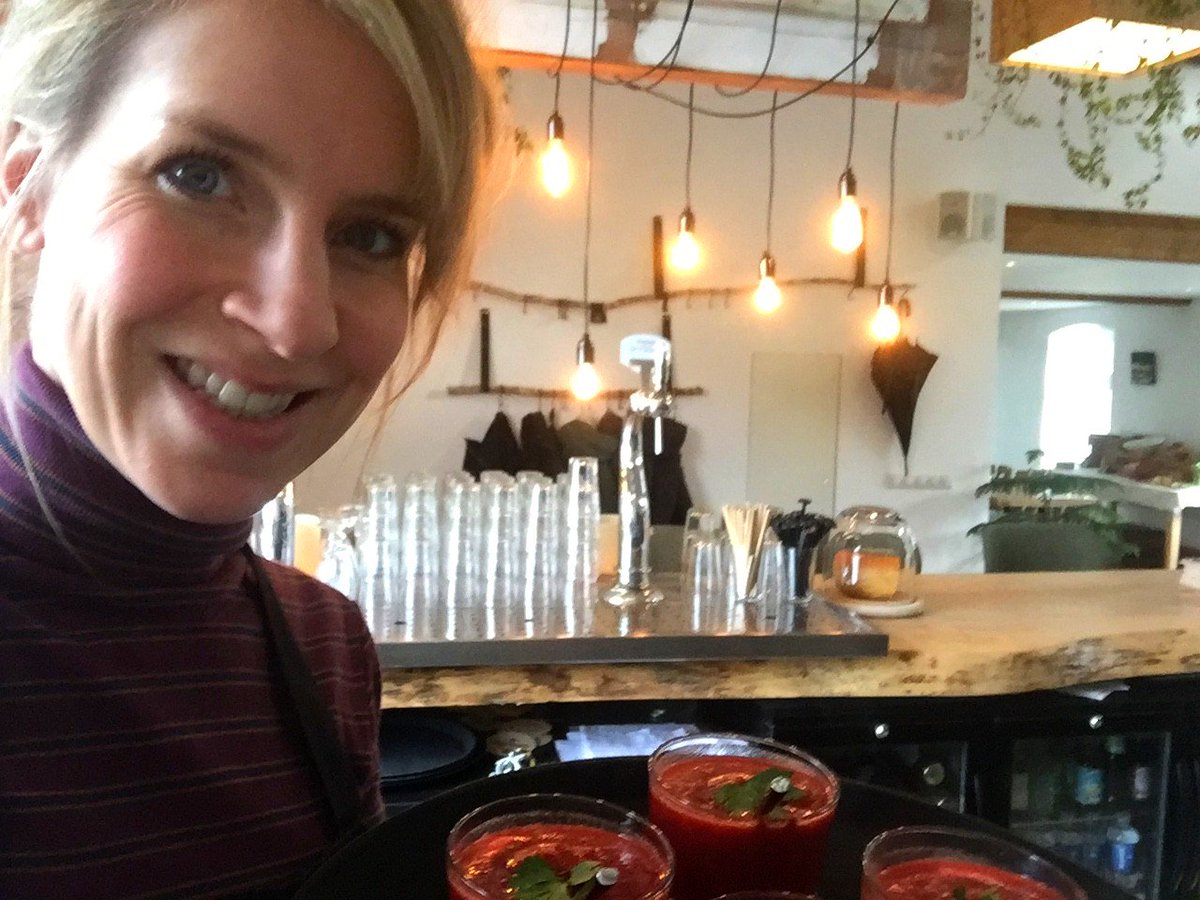 Laatste nieuws uit de polder! Met een romantisch getint 2019, alleen de beste koffie voor onze gasten, gezonde bietjes en abstracte pareltjes in De Polderij: mailchi.mp/d4df6cf4fa69/h… #trouwlocatie #vergaderlocatie #Breinkost #expositie <a href="/MindfulRun/">Mark M.</a> <a href="/SingleEstate/">Single Estate Coffee</a>