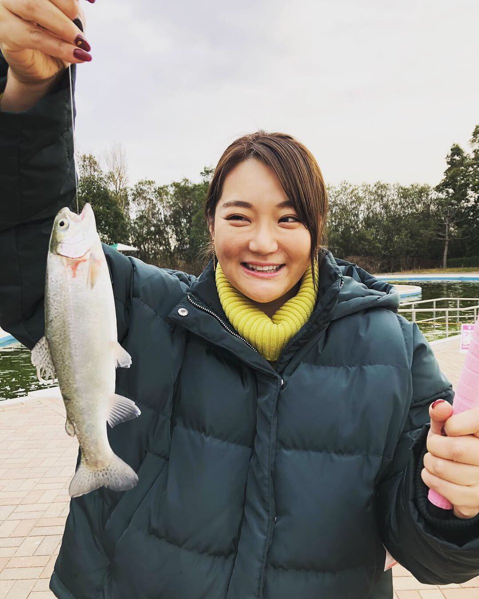 Eo光チャンネル Sur Twitter 今日のmineo中継は大阪府豊中市の服部緑地公園にある 服部緑地ウォーターランド フィッシングパーク をご紹介 プールがシーズンオフに釣り堀になっちってます 服部緑地ウォーターランドフィッシングパーク 釣り堀 ニジマス 釣り