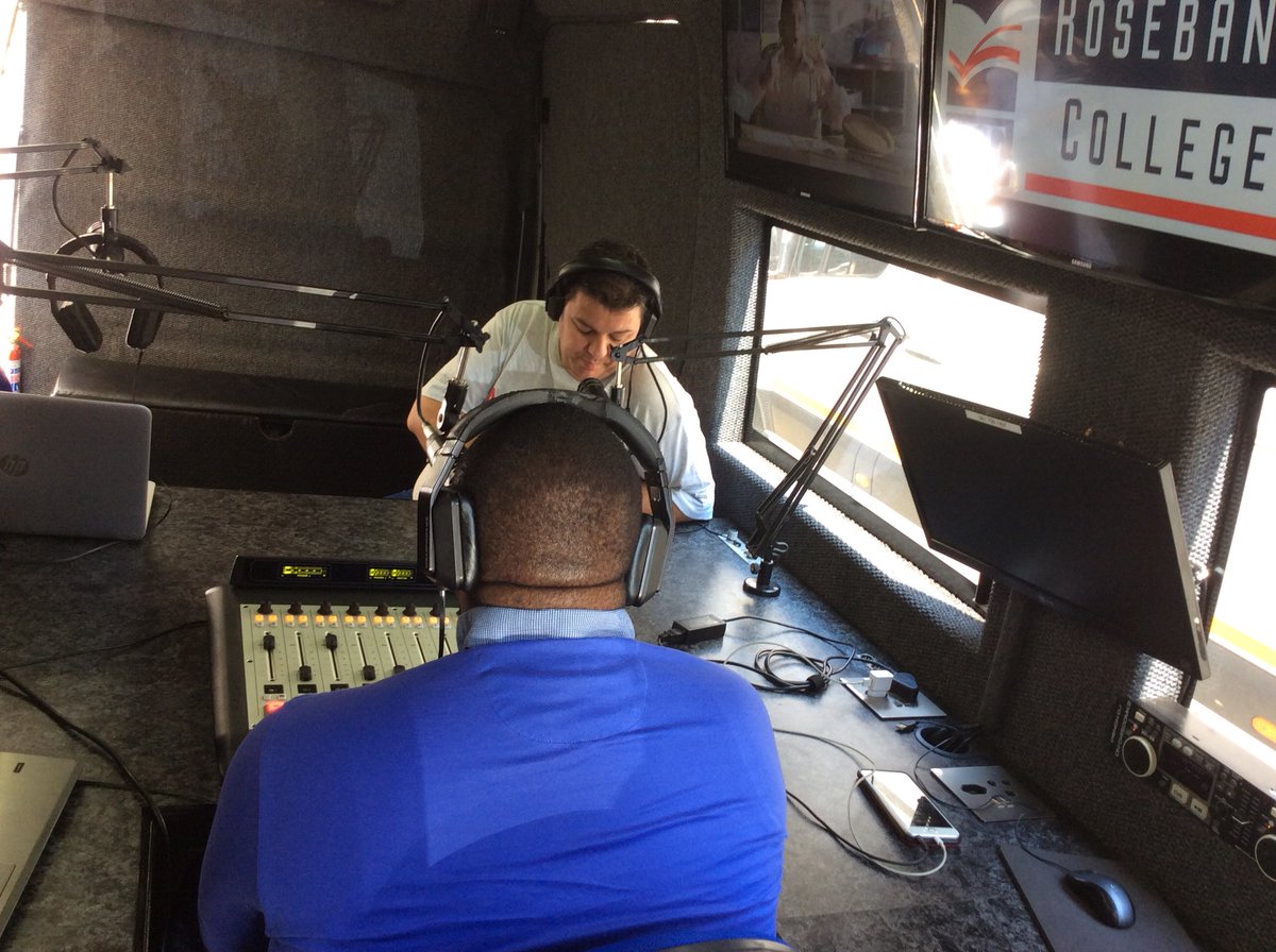 Rosebank_Int's tweet photo. Come join us now for an Outside Broadcast at IIE Rosebank College Pretoria CBD campus with Soshanguve FM and register for 2019.

#2019RegistrationOpen https://t.co/0dEJhNmfFZ