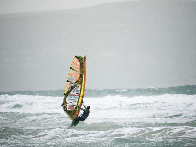 StudentWindsurf's tweet image. Here's @alice.read heading out for a wavesail at last year's Plym-Ex Event!
.
Our Puravida Wave Tour is an ideal place to learn how to windsurf in the waves, with clinics and tips from the pros you'll be shredding it in no time!
.
Message us or check the… bit.ly/2FZn7av